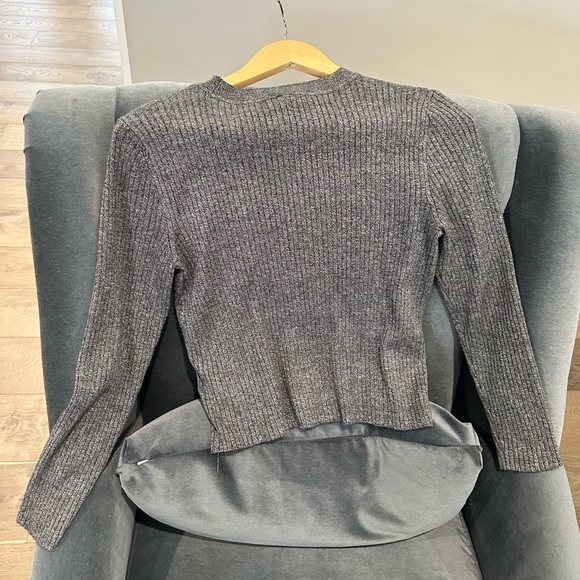 Divided by H&M Gray Heathered Knit Top Size Large - Picture 2 of 5